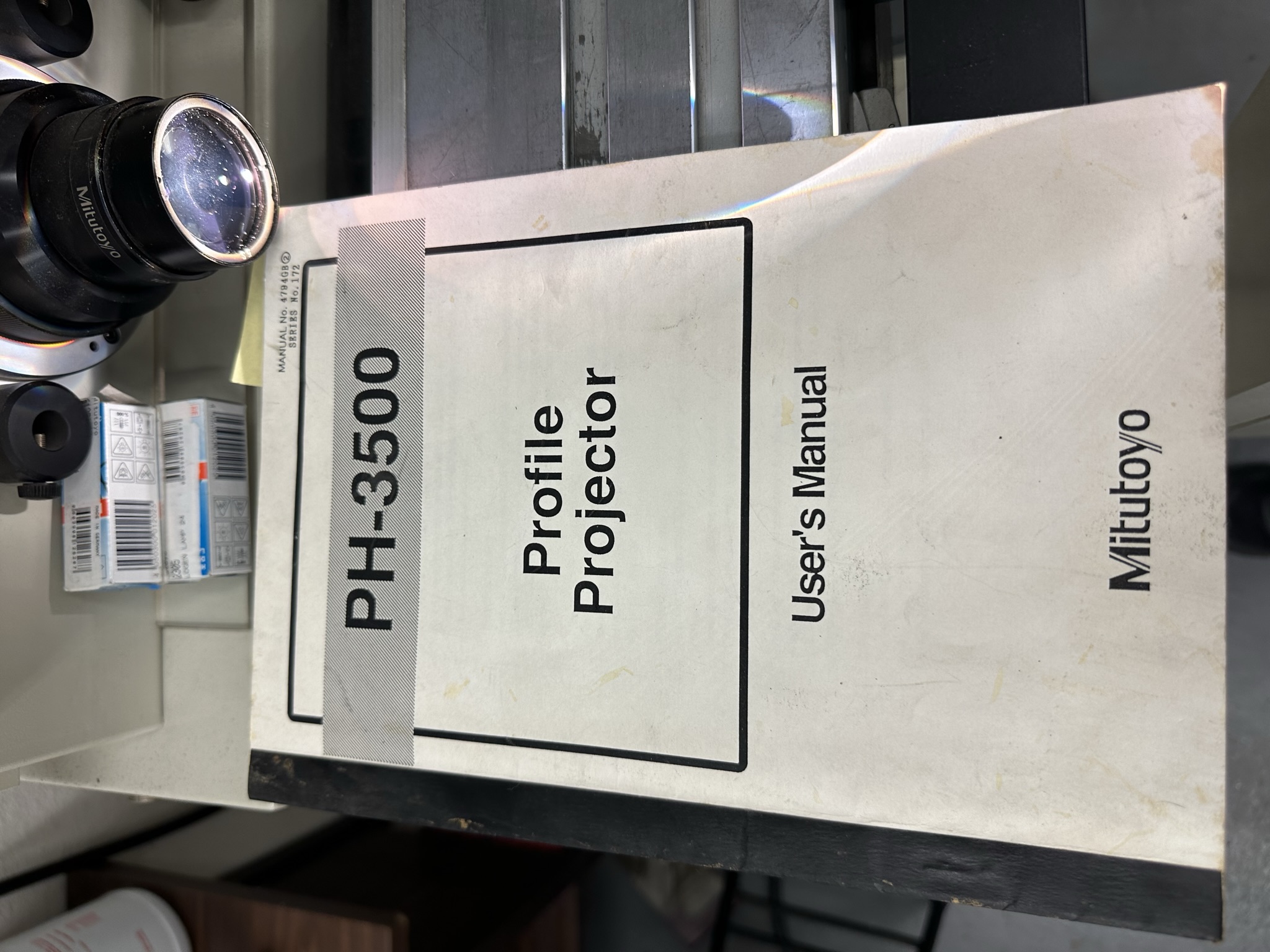 MITUTOYO PH-3500 PROFILE PROJECTOR, W/ MITUTOYO MICROPAK 2 CONTROLS, S/N 172-510