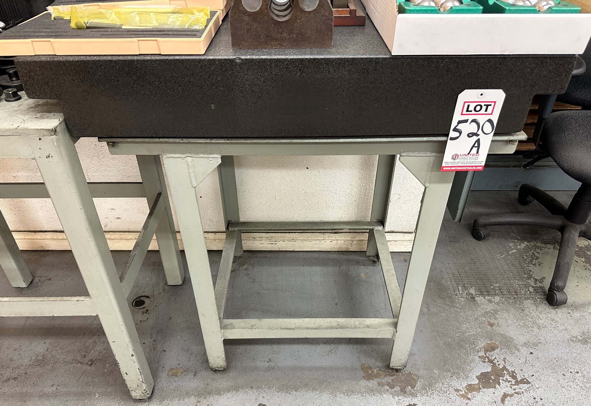 GRANITE SURFACE PLATE, 3' X 2' X 5-1/2", W/ STAND-520A