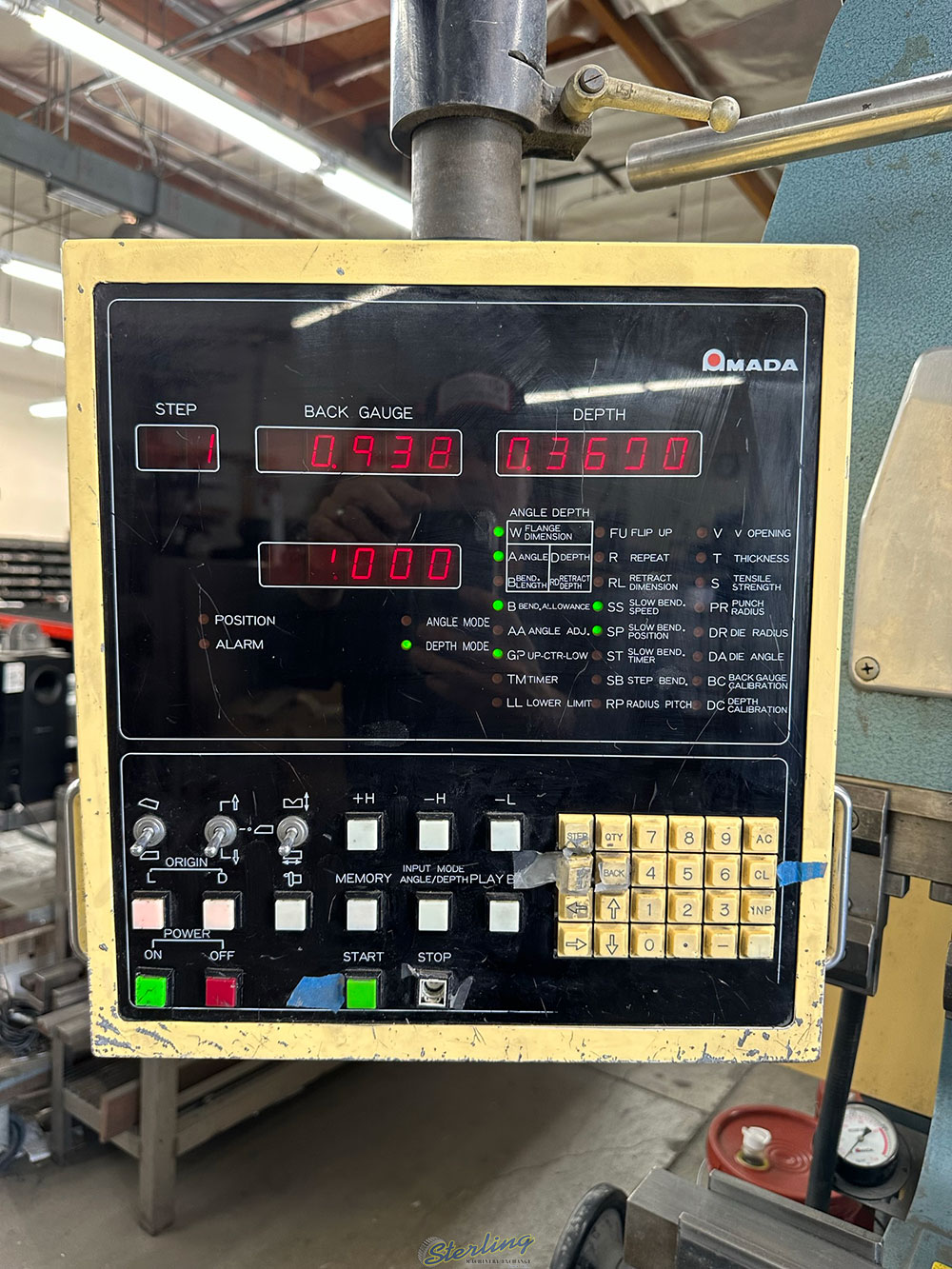 1980 AMADA PRESS BRAKE MODEL RG 80S 6 ft X 80 TON CAPACITY AMADA CNC CONTROL S N 804001-33A