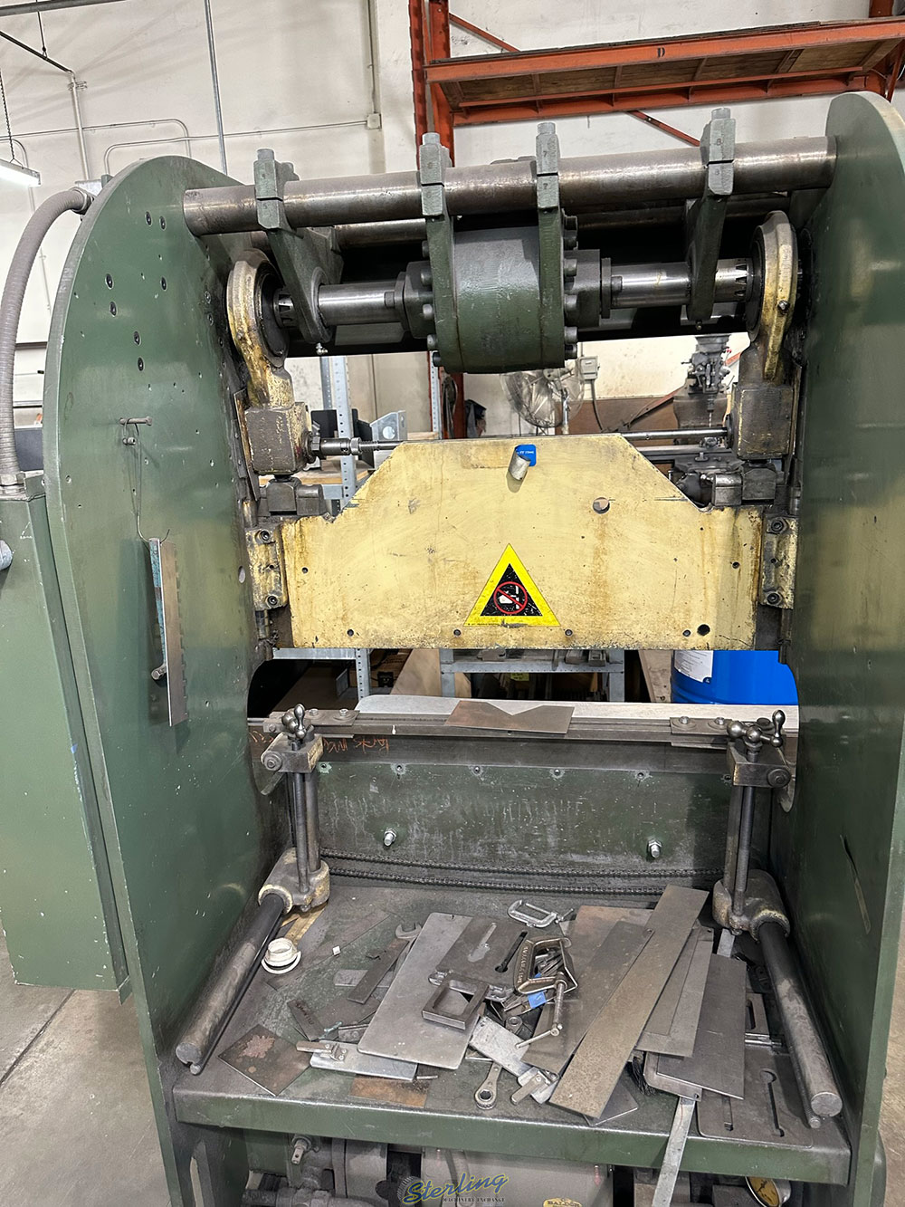 DI ACRO 4 ft HYDRA POWER PRESS BRAKE MODEL 14 48 2 4 ft X 25 TON CAPACITY MECHANICAL MANUAL BACK GAGE S N 6821081827-33B