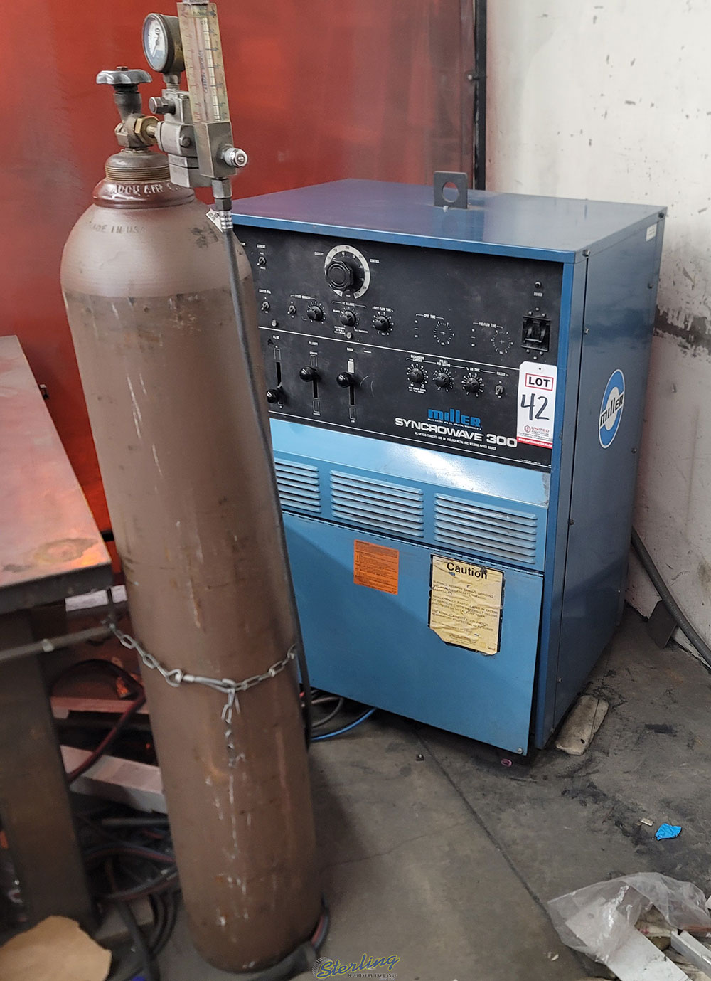 MILLER SYNCROWAVE 300 WELDING POWER SOURCE W  ARGON TANK-42