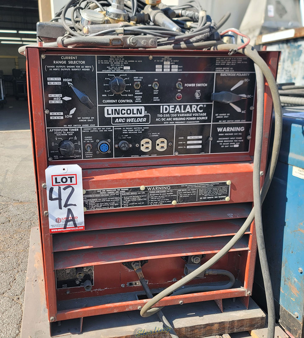 LINCOLN TIG 250 250 VARIABLE VOLTAGE AC DC ARC WELDING POWER SOURCE NOT IN SERVICE   MAY NEED WORK-42A