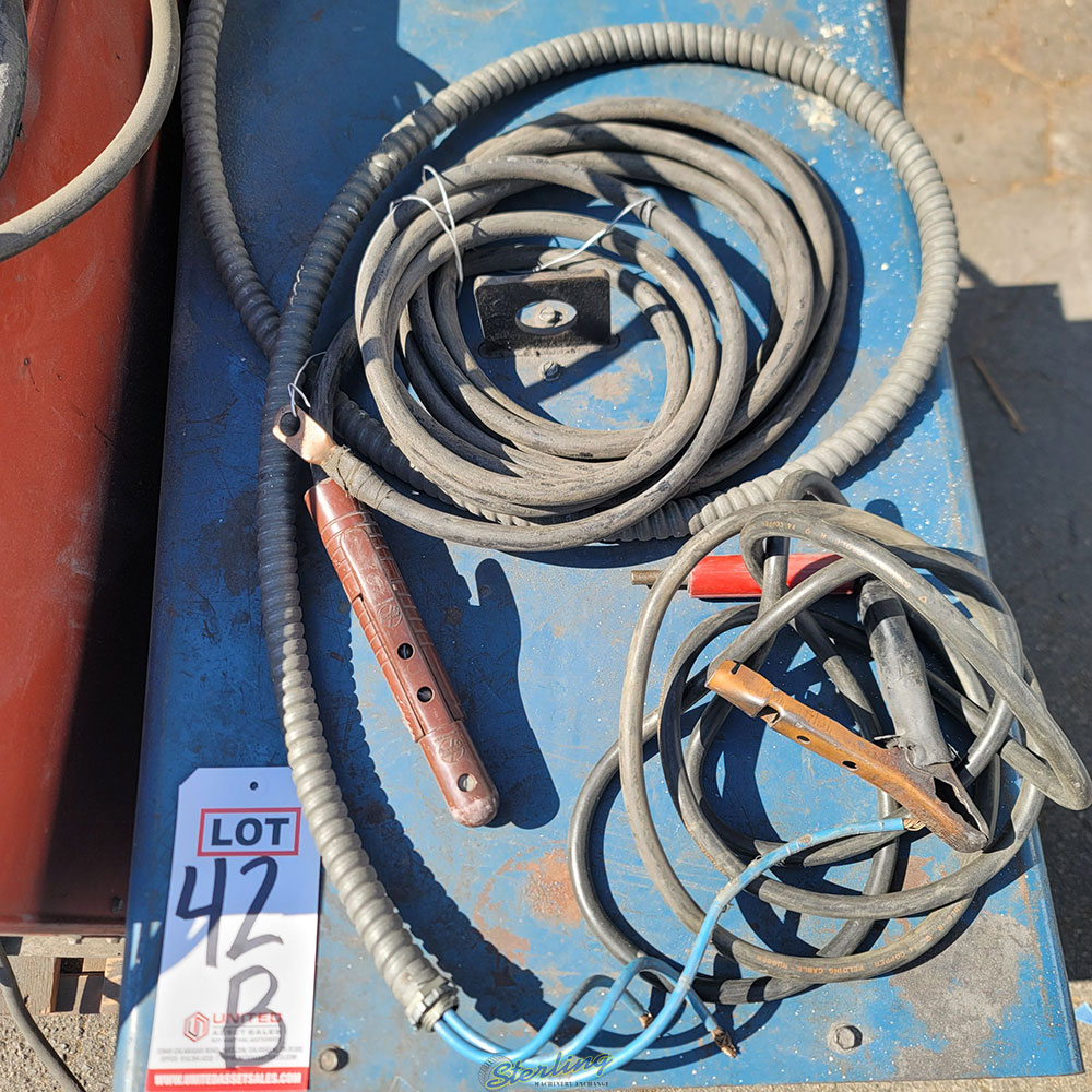 MILLER DIALARC HF AC DC GAS TUNGSTEN WELDING POWER SOURCE S N HJ131849 NOT IN SERVICE   MAY NEED WORK-42B