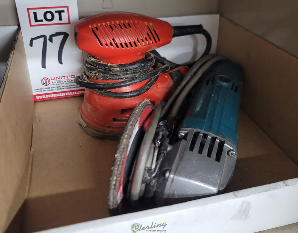 LOT   (1) MAKITA DISC GRINDER AND (1) ELECTRIC PALM SANDER-77
