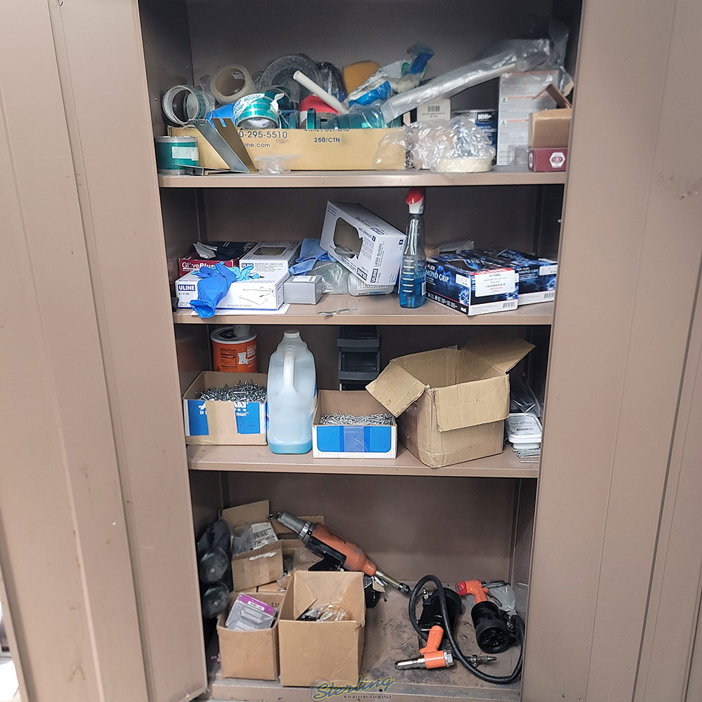 LOT   CONTENTS ONLY OF 2 DOOR STORAGE CABINET TO INCLUDE: PNEUMATIC RIVET SETTERS RIVETS MISC. HARDWARE-125