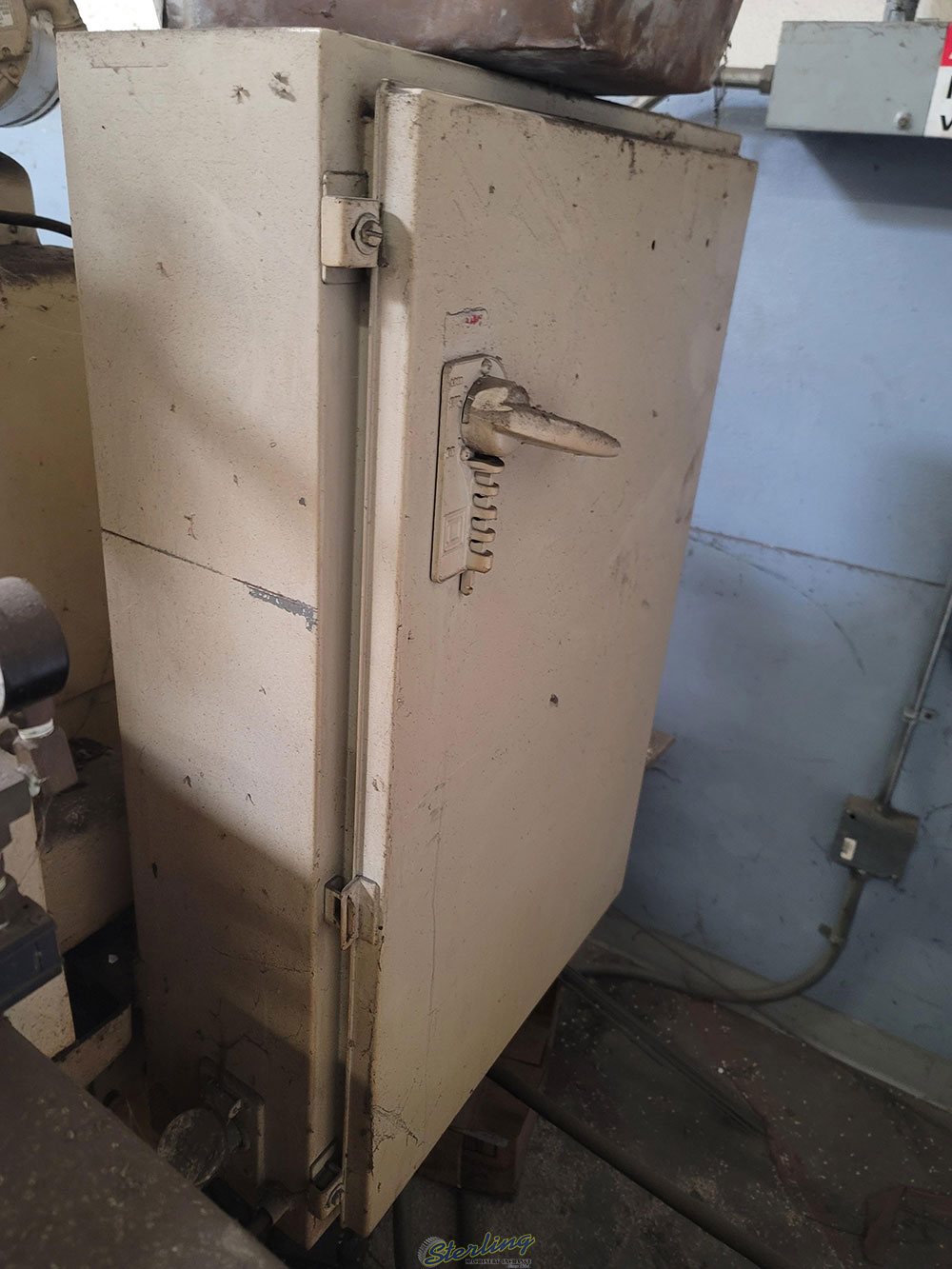 DOALL 8" X 24" HYDRAULIC SURFACE GRINDER, MODEL D824-12, S/N 222-69271-24