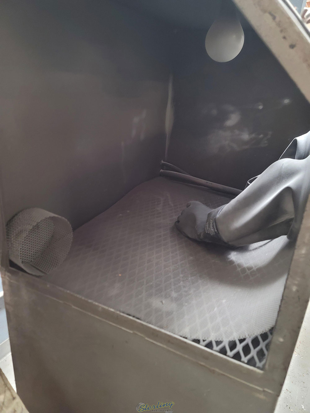 AERO BLAST SANDBLAST CABINET, MODEL #500, W/ DUST COLLECTION, WORK AREA: 3' X 2' X 2'-26