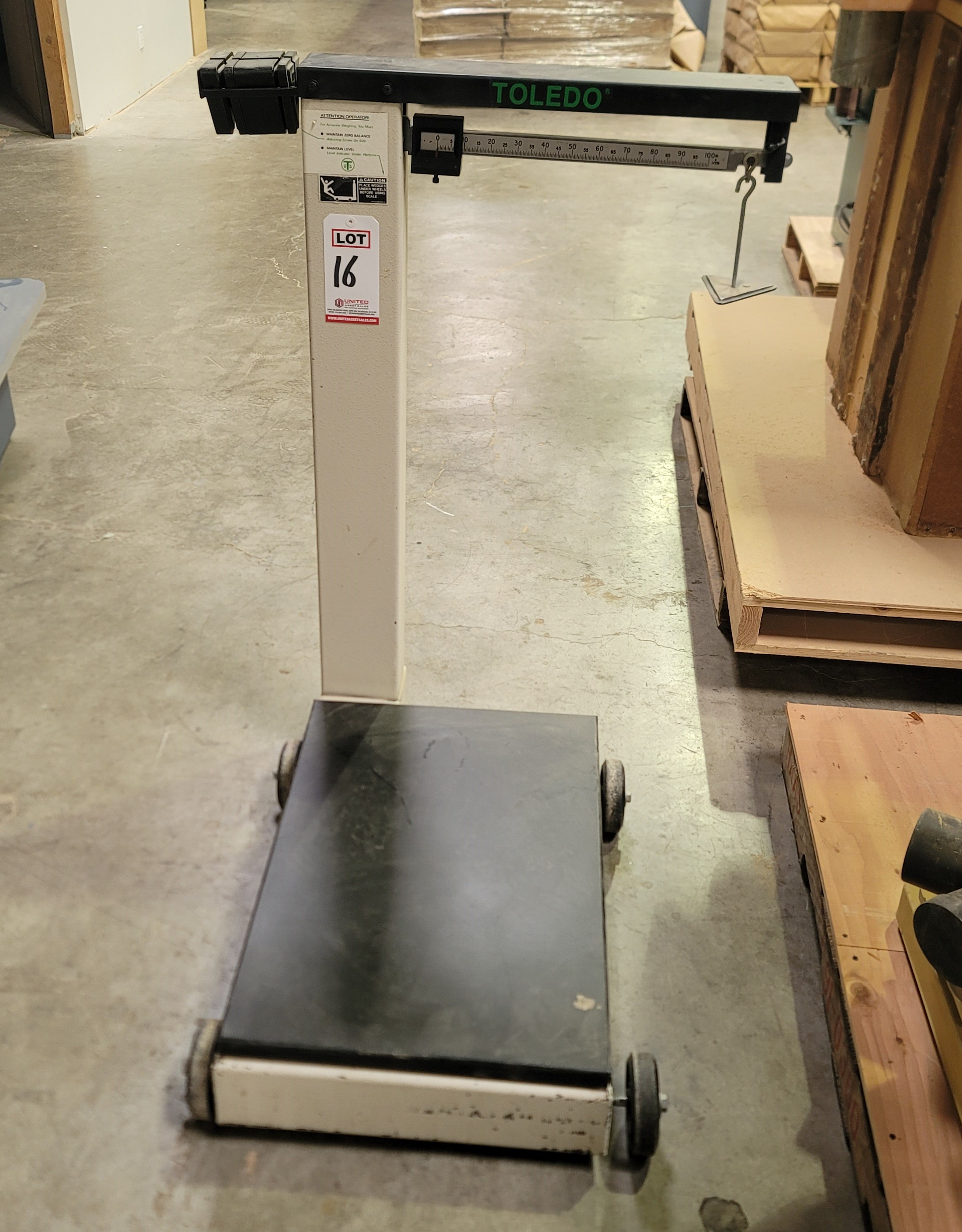 METTLER-TOLEDO PORTABLE BEAM SCALE, MODEL 4182-A, 1,000 LB CAPACITY, 19" X 28" PLATFORM, S/N 7710645.7SU-16