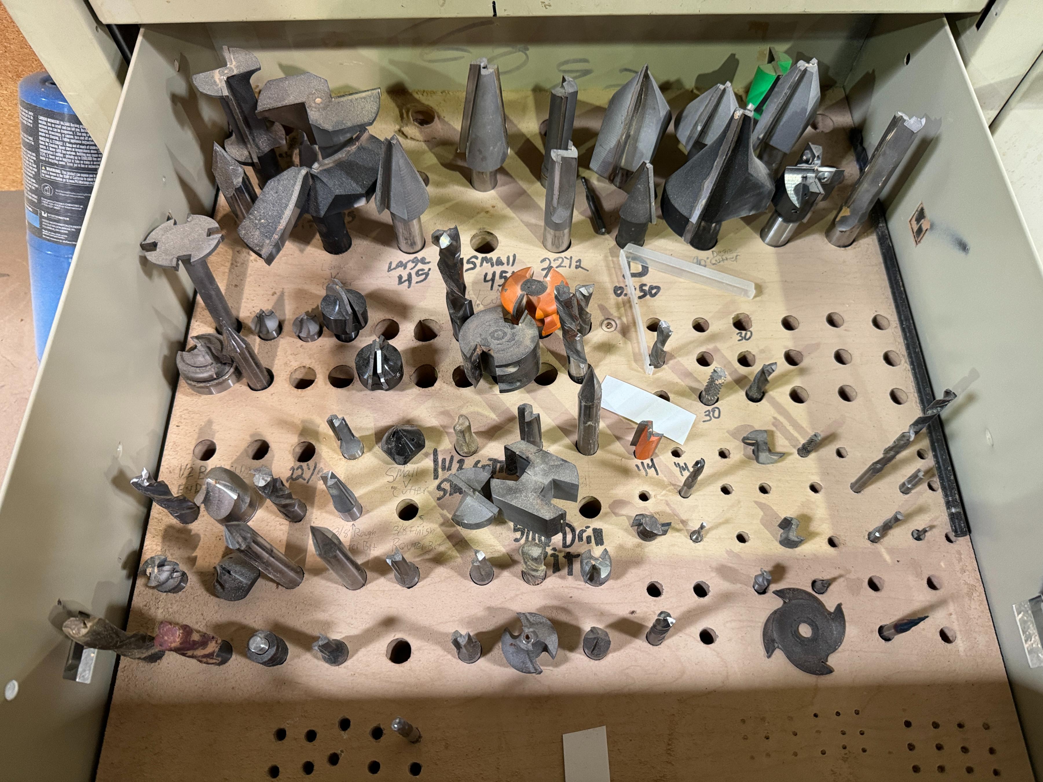 2001 KOMO CNC ROUTER, MODEL VR 510 MACH ONE, GE FANUC SERIES 210i-M CONTROL, 5' X 10' VACUUM TABLE, 8-STATION TOOL CHANGER, S/N 36327-03-01-01-33