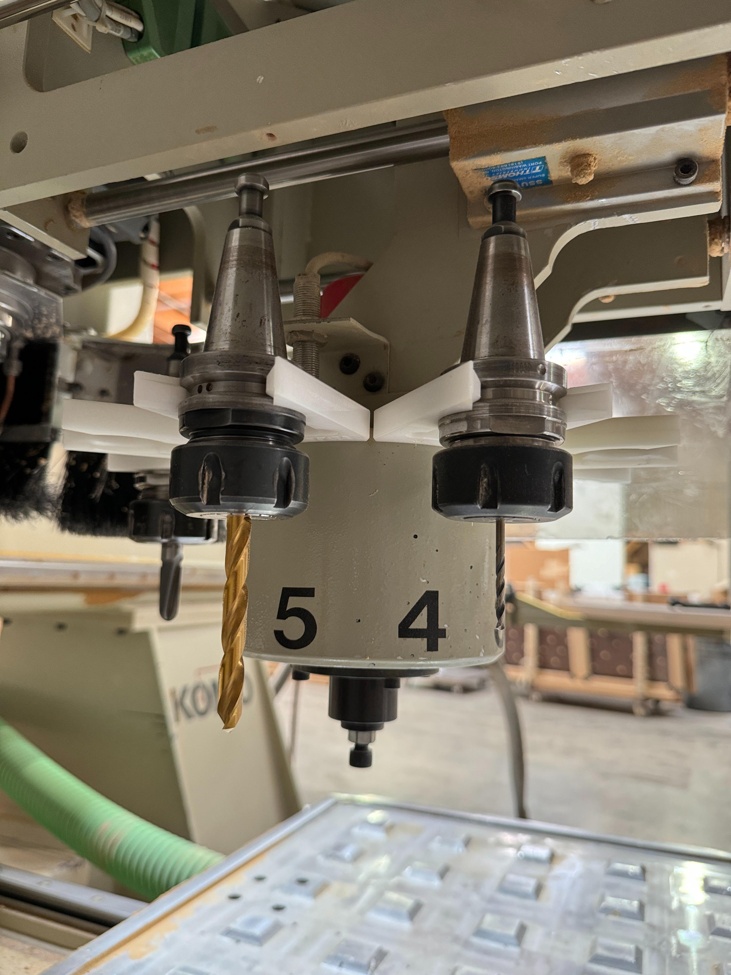 2001 KOMO CNC ROUTER, MODEL VR 510 MACH ONE, GE FANUC SERIES 210i-M CONTROL, 5' X 10' VACUUM TABLE, 8-STATION TOOL CHANGER, S/N 36327-03-01-01-33