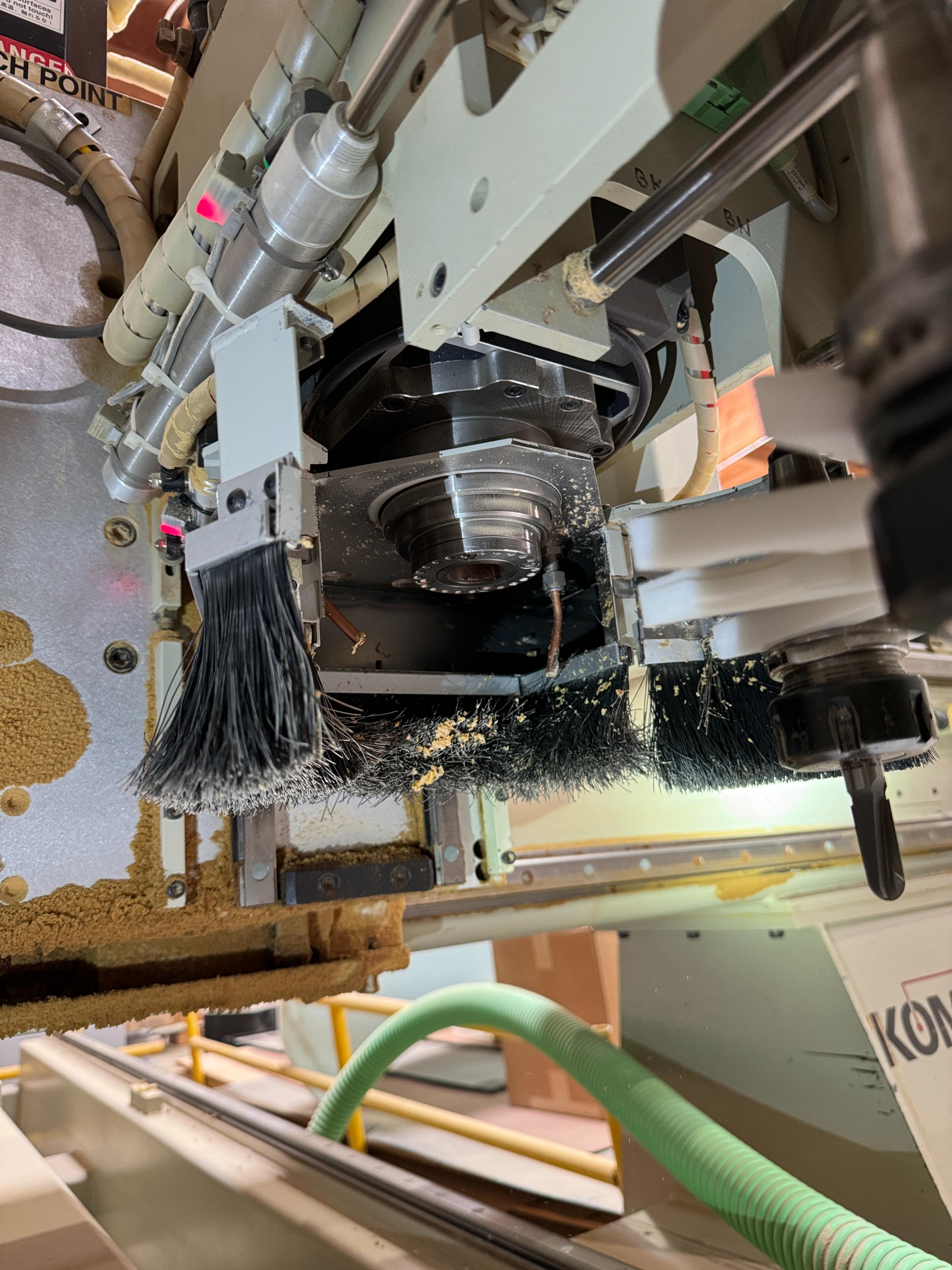 2001 KOMO CNC ROUTER, MODEL VR 510 MACH ONE, GE FANUC SERIES 210i-M CONTROL, 5' X 10' VACUUM TABLE, 8-STATION TOOL CHANGER, S/N 36327-03-01-01-33