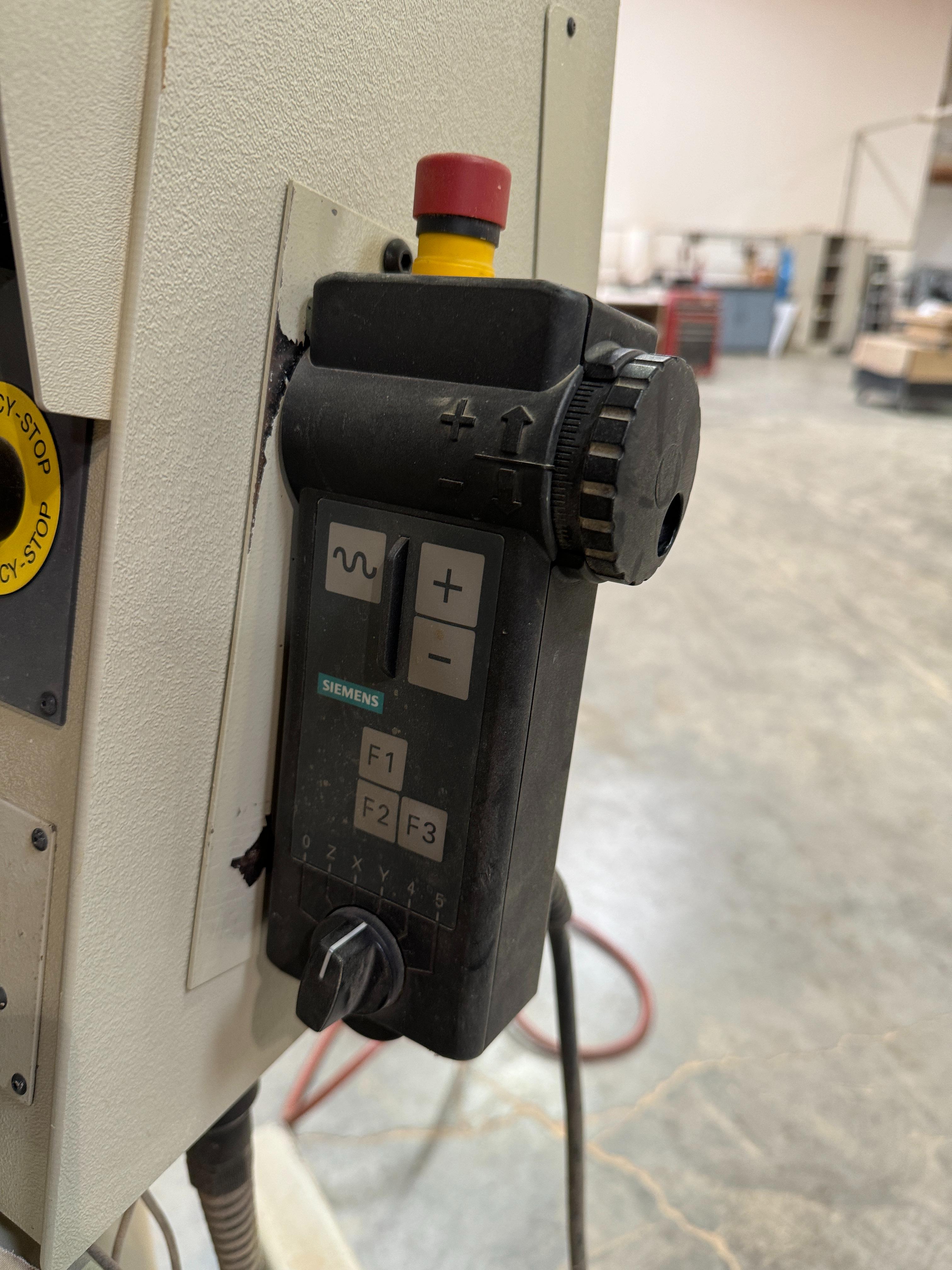 2001 KOMO CNC ROUTER, MODEL VR 510 MACH ONE, GE FANUC SERIES 210i-M CONTROL, 5' X 10' VACUUM TABLE, 8-STATION TOOL CHANGER, S/N 36327-03-01-01-33