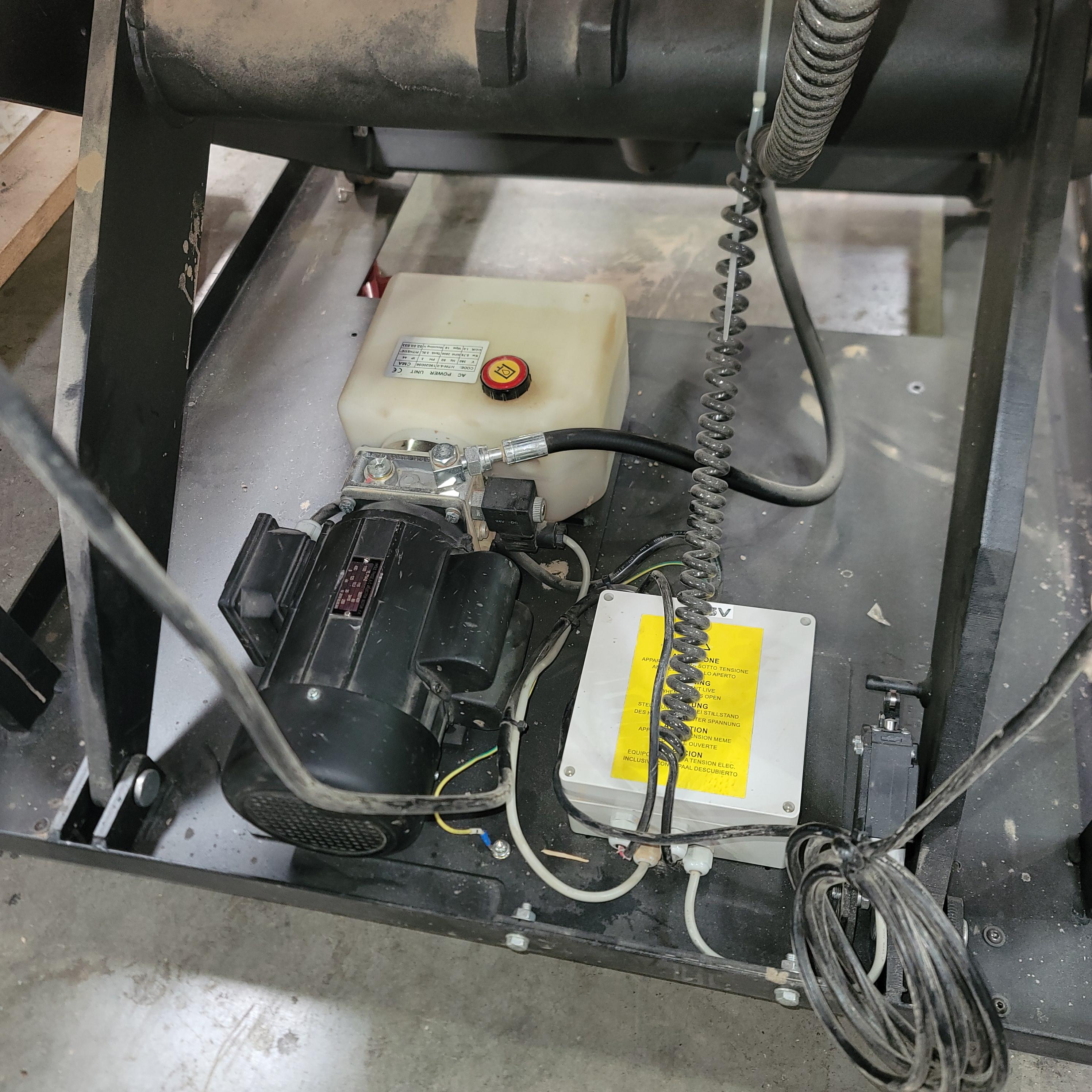 SCISSOR LIFT TABLE, 4' X 3', 2,000 LB CAPACITY, ON CASTERS-37