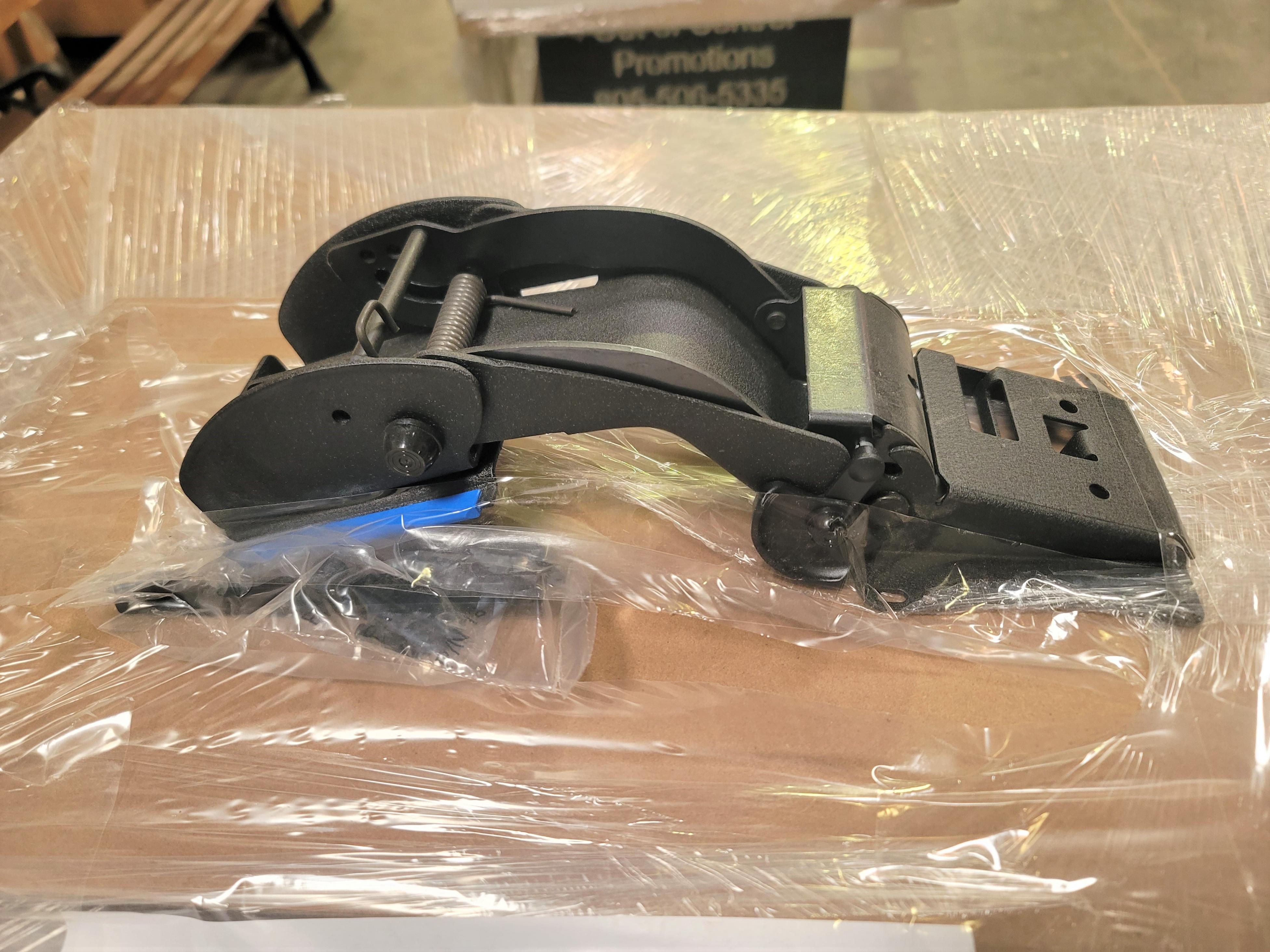 LOT - (24) KEYBOARD PULLOUT MECHANISMS-136