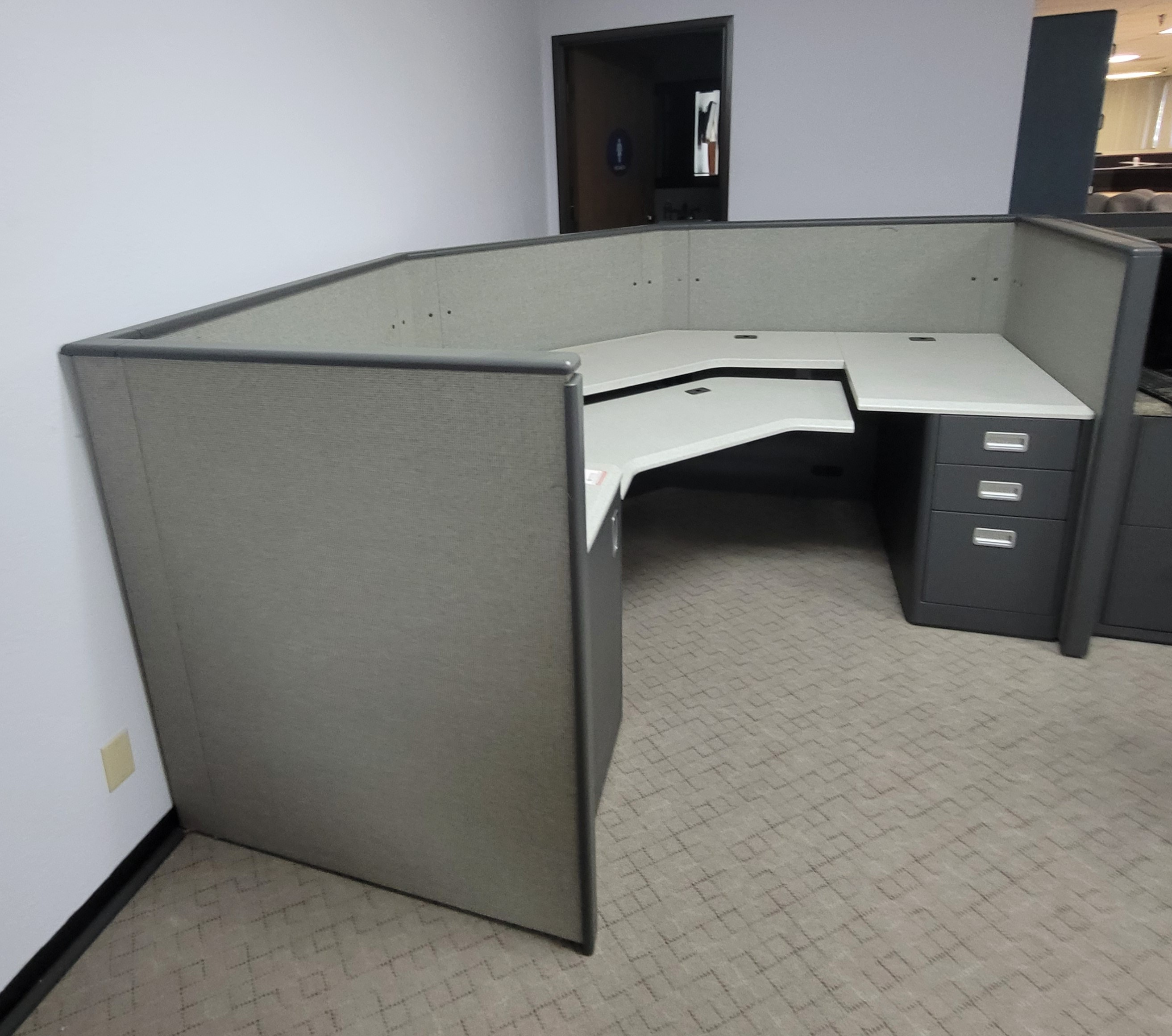 DISPATCH CONSOLE W/ SLATWALL, STORAGE AND MANUAL WORKSURFACE LIFT SYSTEM-192