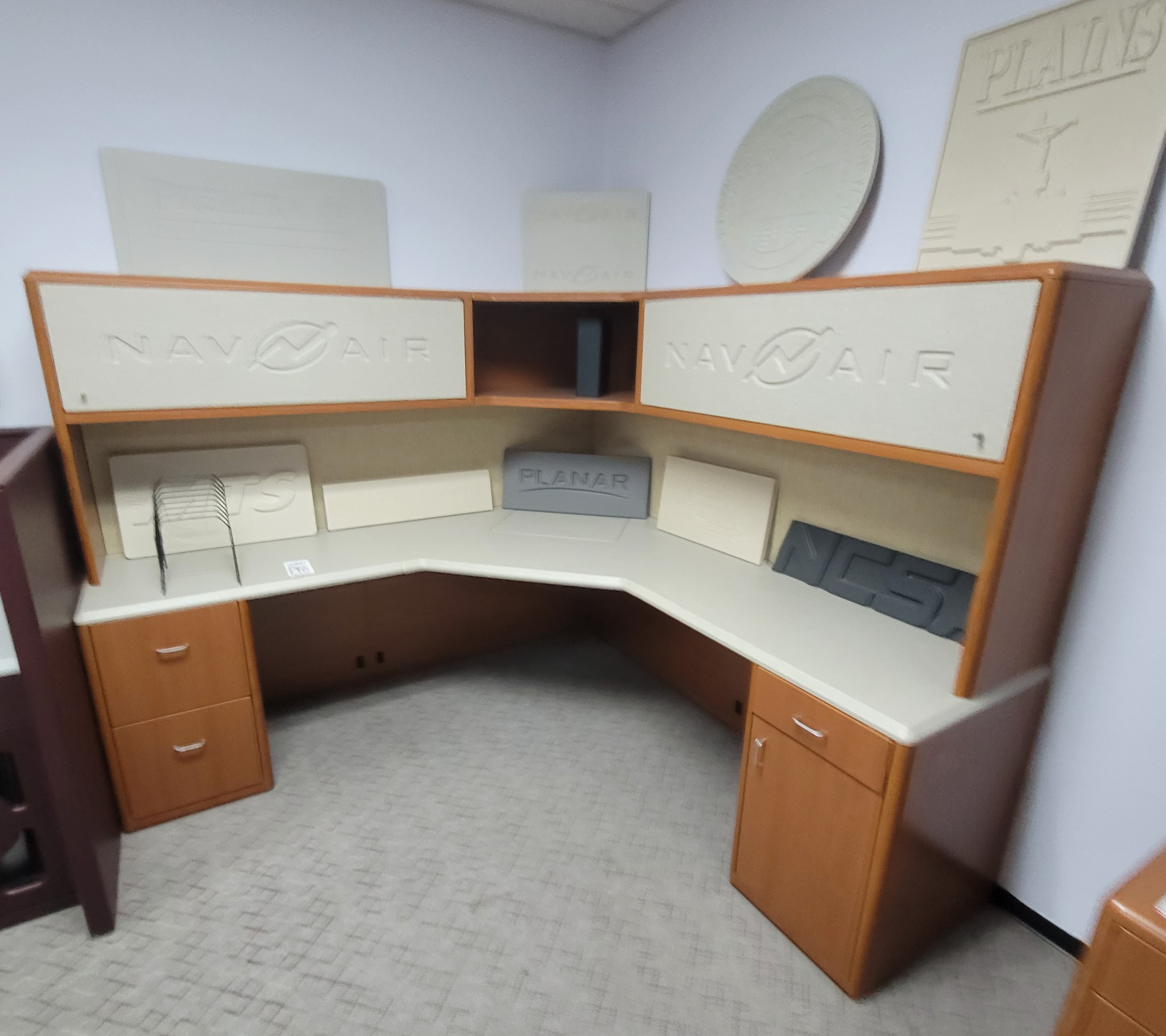 L-SHAPE MODULAR WORKSTATION W/ STORAGE, MONITOR FLIP PANEL, HUTCH, COLOR: CHERRY & SAND PEBBLE, DIM: 84" X 84"-196