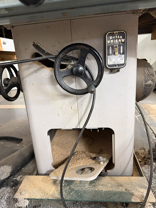 DELTA UNISAW 10" TABLE SAW, ON CASTERS-20