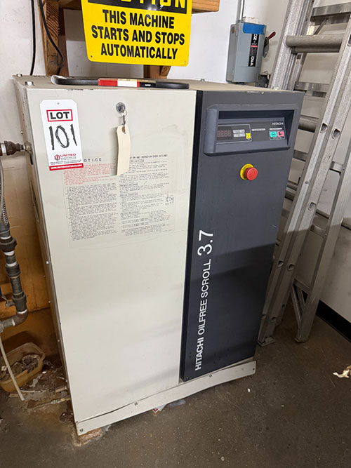 HITACHI 5 HP SCREW TYPE AIR COMPRESSOR, MODEL SRL-37MB6LL, OIL FREE SCROLL, 3.7 KW, S/N QA999135-101