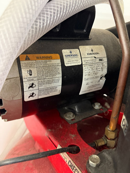 HUSKY PRO 3.2 HP AIR COMPRESSOR, 60-GALLON TANK, 135 MAX PSI-104
