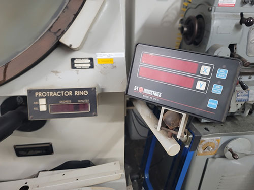 SCHERR TUMICO 30" OPTICAL COMPARATOR, MODEL 22-2600, S/N T902001, W/ ST IND. DRO-107