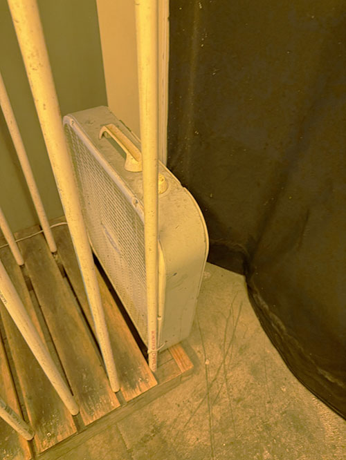 LOT - (3) 18" BOX FANS AND (1) BLOW DRYER-119