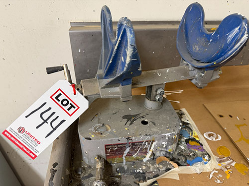 CENTRAL PNEUMATIC PAINT SHAKER-144