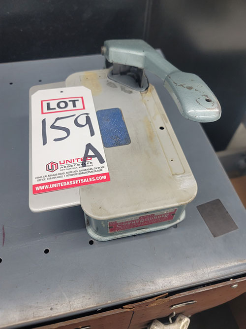 LASSCO DESKTOP CORNEROUNDER, MODEL 20-159A