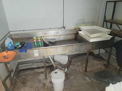 STAINLESS STEEL PREP COUNTER W/ SINK, 8'-6" X 35", 35" COUNTER HT-179