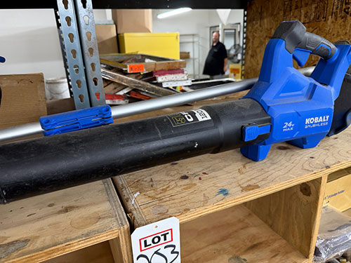 LOT -KOBALT CORDLESS 24V WEEDWHACKER AND LEAF BLOWER, W/ (2) 24V RECHARGEABLE BATTERIES AND 1-GAL TANK SPRAYER-203
