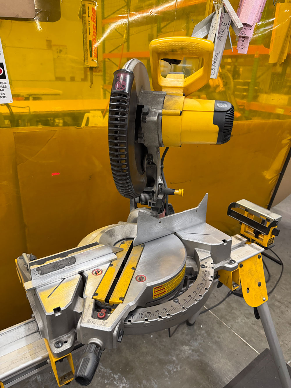 DEWALT 12" COMPOUND MITER SAW, MODEL DWS715, W/ DWX724 COMPACT MITER SAW STAND-16