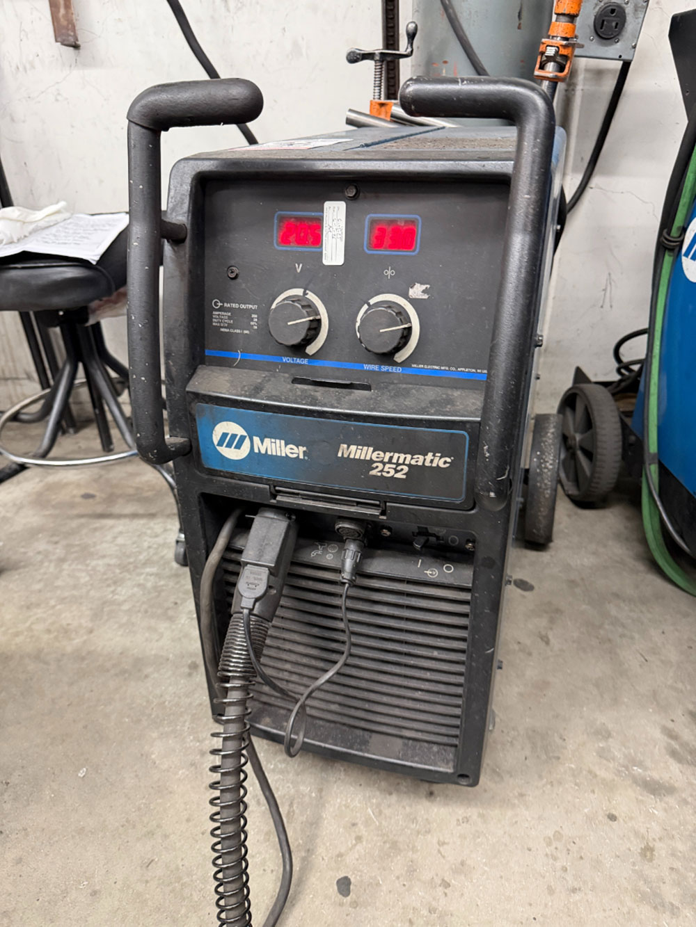 MILLER MILLERMATIC 252 WELDING POWER SOURCE, STOCK NO. 907321, S/N ME030257N, GAS CYLINDER NOT INCLUDED-36