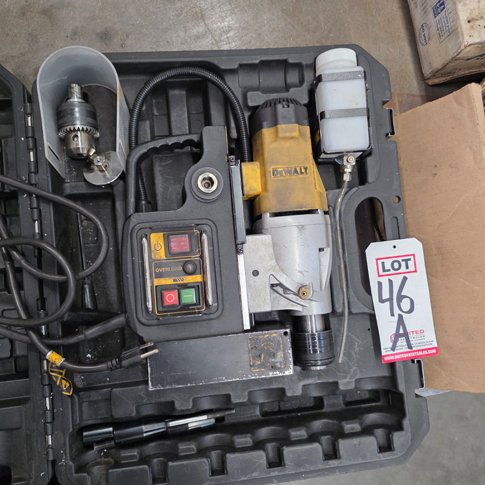 DEWALT DWE1622 MAG DRILL, W/ CASE-46A