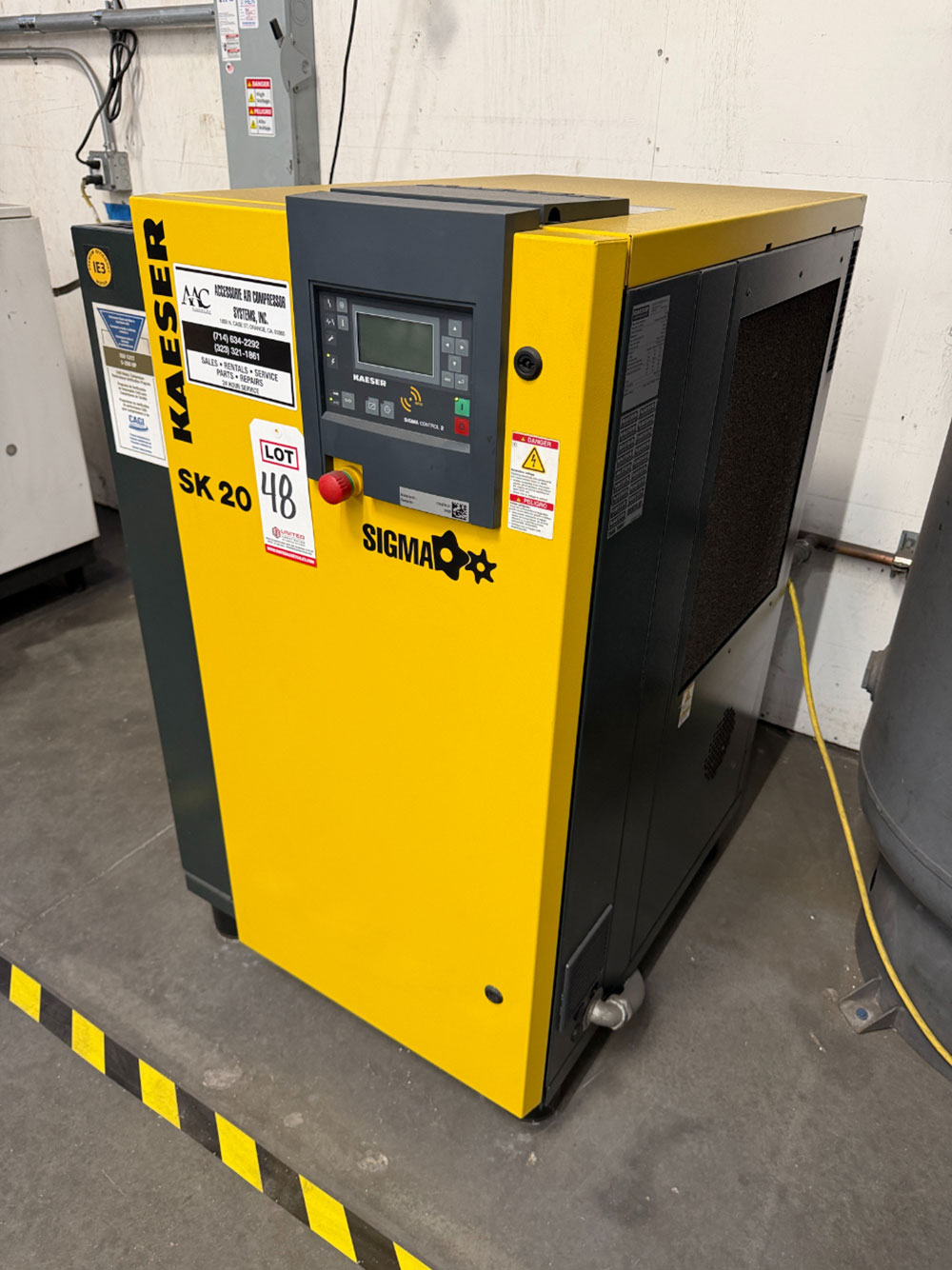 2023 KAESER SK 20 AIR COMPRESSOR, ROTARY SCREW TYPE, 20 HP, SIGMA CONTROL 2 DIGITAL CONTROLLER, ENCLOSED CABINET, S/N 2029-9261505-48