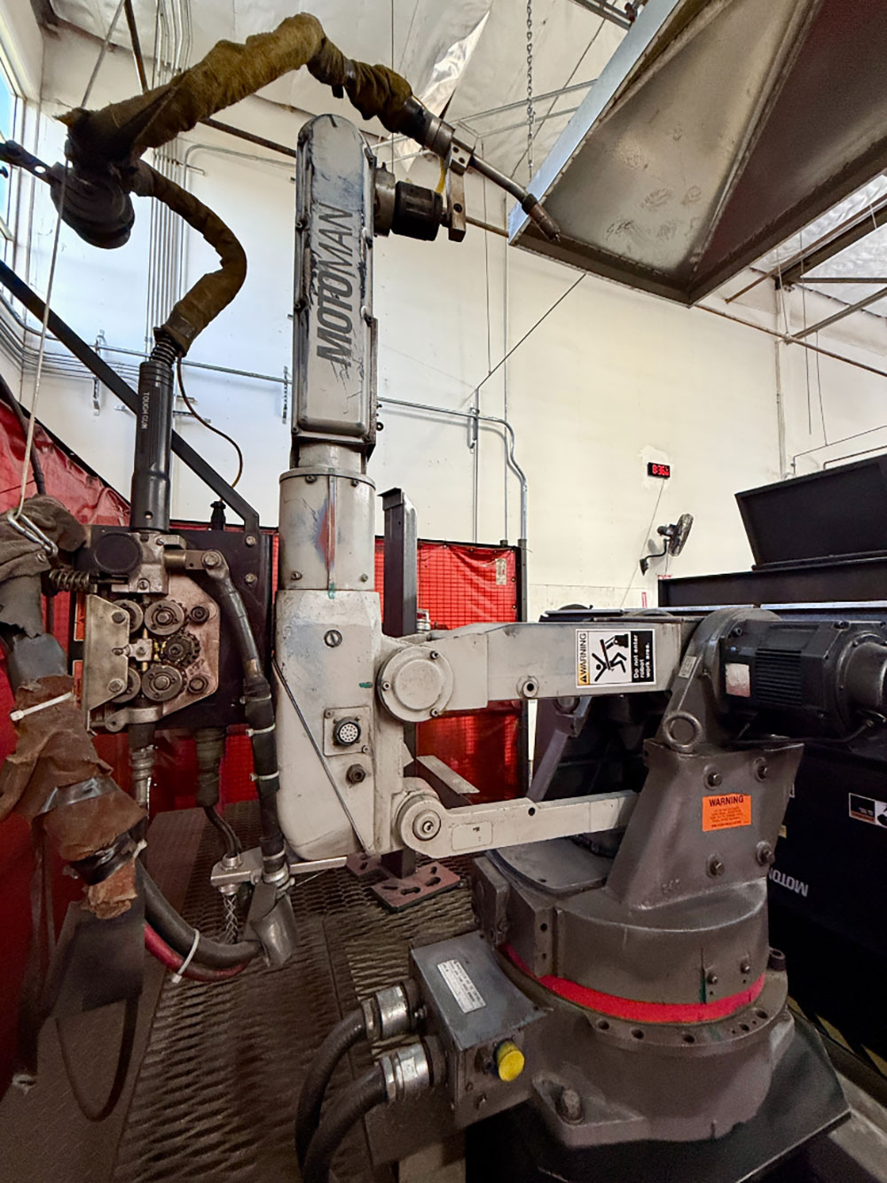 MOTOMAN WELDING CELL W/ ROBOTIC WELDING ARM, MOTOR REWIND REPAIR NEEDED-53