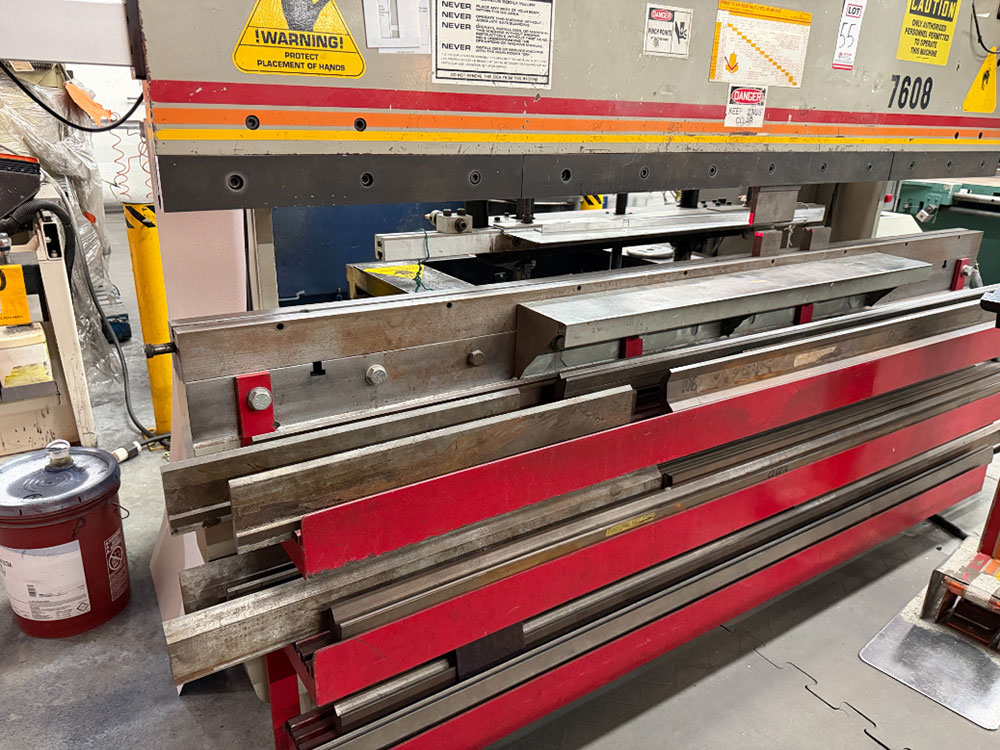 1991 ACCURPRESS 7608 PRESS BRAKE, 60 TON X 8' BED, ACCURPRESS CNC GAUGE SYSTEM, S/N 1846-55