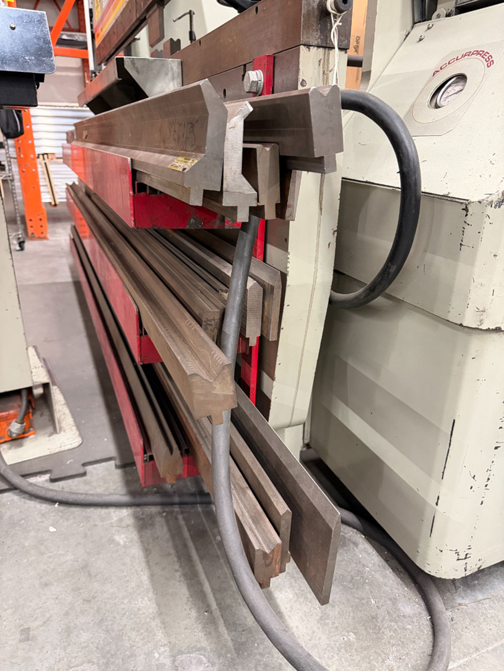 1991 ACCURPRESS 7608 PRESS BRAKE, 60 TON X 8' BED, ACCURPRESS CNC GAUGE SYSTEM, S/N 1846-55
