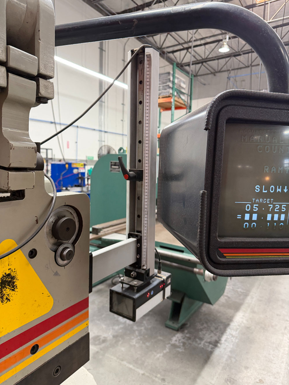 1991 ACCURPRESS 7608 PRESS BRAKE, 60 TON X 8' BED, ACCURPRESS CNC GAUGE SYSTEM, S/N 1846-55