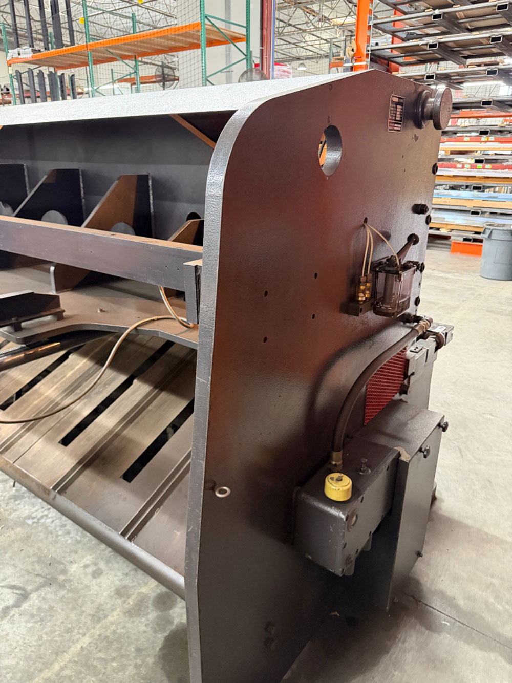 1991 AMADA 3060 POWER SQUARING SHEAR, FOOT PEDAL, FRONT SUPPORT ARMS, OPERATOR CONTROL PANEL, SHEET METAL FABRICATION SUPPORT, S/N 30600619-56