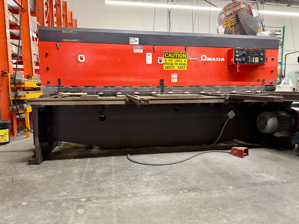 1991 AMADA 3060 POWER SQUARING SHEAR, FOOT PEDAL, FRONT SUPPORT ARMS, OPERATOR CONTROL PANEL, SHEET METAL FABRICATION SUPPORT, S/N 30600619-56