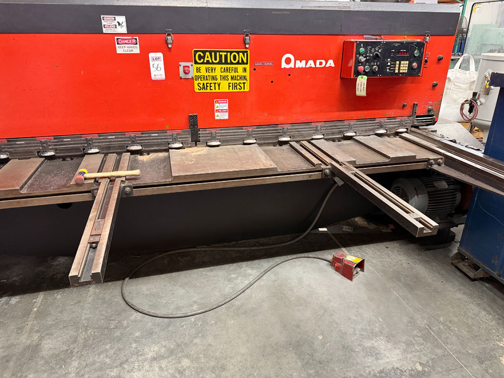 1991 AMADA 3060 POWER SQUARING SHEAR, FOOT PEDAL, FRONT SUPPORT ARMS, OPERATOR CONTROL PANEL, SHEET METAL FABRICATION SUPPORT, S/N 30600619-56