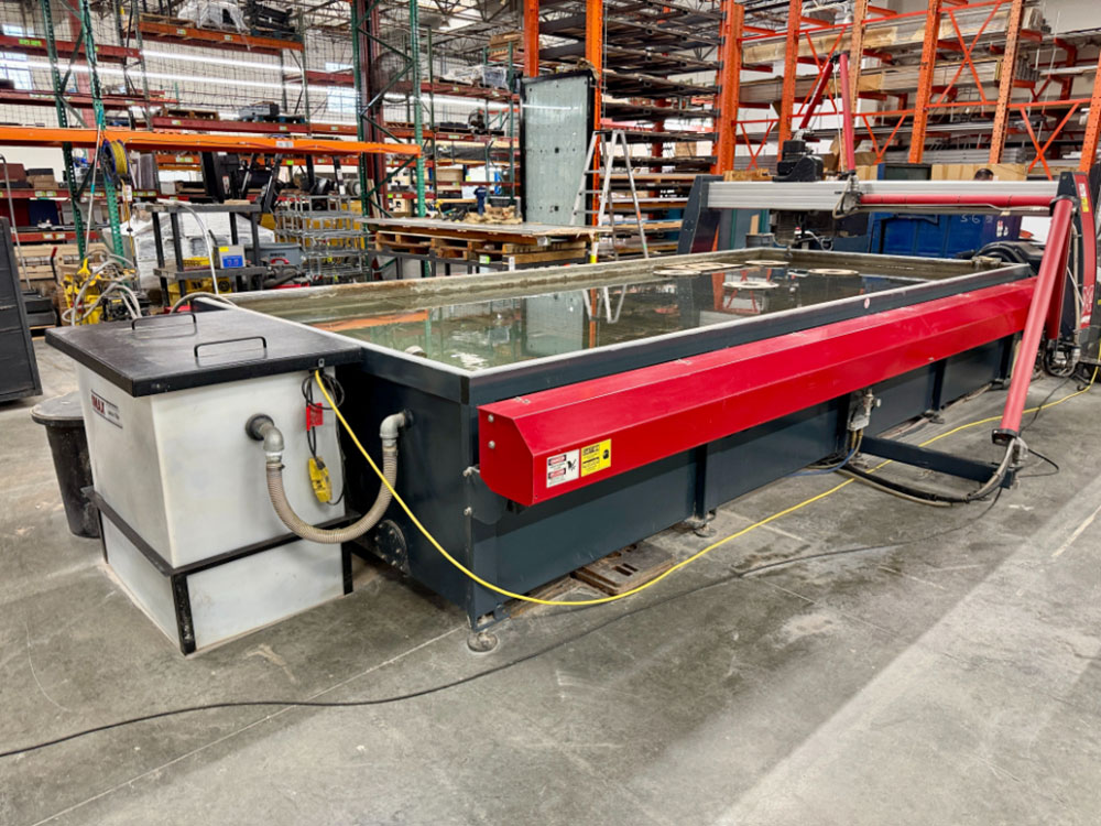 OMAX-2022 OMAX MAXIEM M2040 ABRASIVE WATERJET CUTTING SYSTEM, 3-AXIS CUTTING HEAD, TABLE SIZE: 13' 4" X 7'0" XY,  CUTTING TRAVEL: 13' 4" X 6' 8", Z-AXIS TRAVEL: 12", MAXJET 5I NOZZLE, 600 LB. ABRASIVE HOPPER, PULL-TO-OPEN VALVE SINGLE NOZZLE, WATER FILTER, CUTTING TABLE, S/N M20405268-57