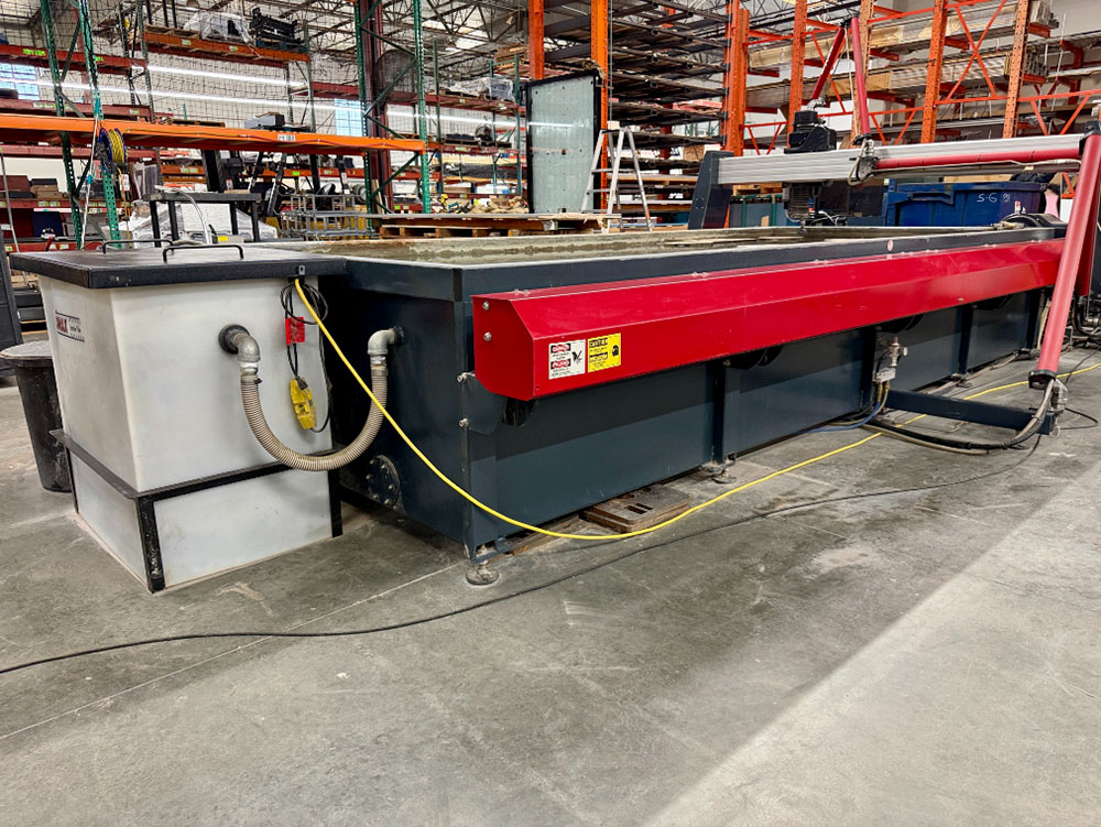 OMAX-2022 OMAX MAXIEM M2040 ABRASIVE WATERJET CUTTING SYSTEM, 3-AXIS CUTTING HEAD, TABLE SIZE: 13' 4" X 7'0" XY,  CUTTING TRAVEL: 13' 4" X 6' 8", Z-AXIS TRAVEL: 12", MAXJET 5I NOZZLE, 600 LB. ABRASIVE HOPPER, PULL-TO-OPEN VALVE SINGLE NOZZLE, WATER FILTER, CUTTING TABLE, S/N M20405268-57