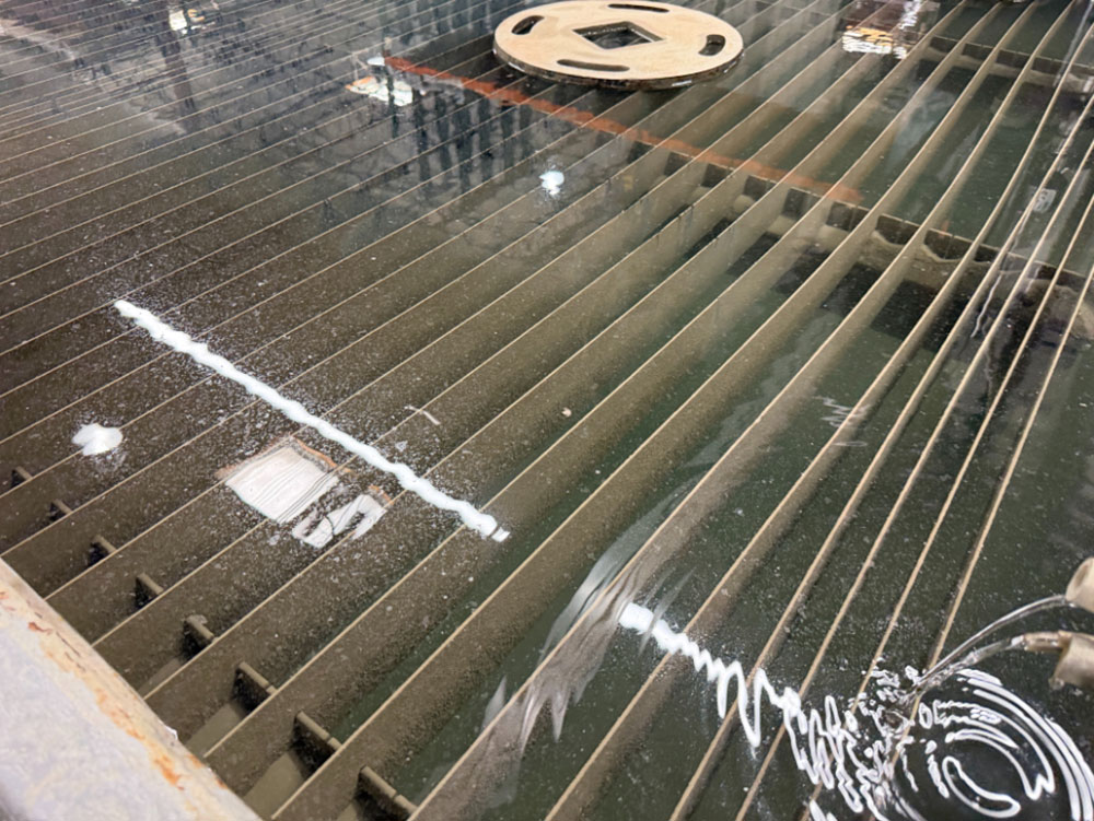 OMAX-2022 OMAX MAXIEM M2040 ABRASIVE WATERJET CUTTING SYSTEM, 3-AXIS CUTTING HEAD, TABLE SIZE: 13' 4" X 7'0" XY,  CUTTING TRAVEL: 13' 4" X 6' 8", Z-AXIS TRAVEL: 12", MAXJET 5I NOZZLE, 600 LB. ABRASIVE HOPPER, PULL-TO-OPEN VALVE SINGLE NOZZLE, WATER FILTER, CUTTING TABLE, S/N M20405268-57
