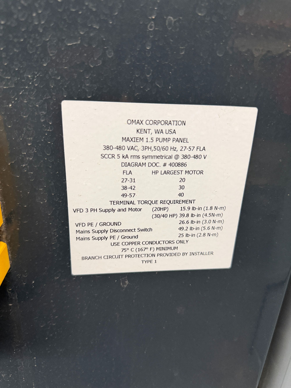 OMAX-2022 OMAX MAXIEM M2040 ABRASIVE WATERJET CUTTING SYSTEM, 3-AXIS CUTTING HEAD, TABLE SIZE: 13' 4" X 7'0" XY,  CUTTING TRAVEL: 13' 4" X 6' 8", Z-AXIS TRAVEL: 12", MAXJET 5I NOZZLE, 600 LB. ABRASIVE HOPPER, PULL-TO-OPEN VALVE SINGLE NOZZLE, WATER FILTER, CUTTING TABLE, S/N M20405268-57