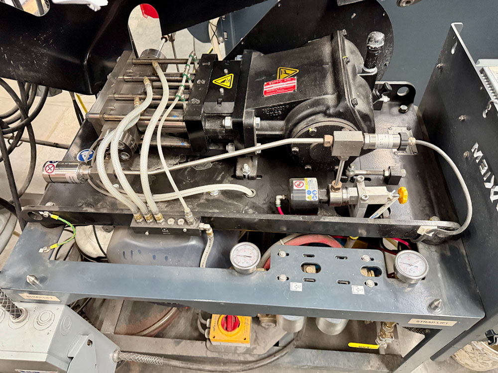 OMAX-2022 OMAX MAXIEM M2040 ABRASIVE WATERJET CUTTING SYSTEM, 3-AXIS CUTTING HEAD, TABLE SIZE: 13' 4" X 7'0" XY,  CUTTING TRAVEL: 13' 4" X 6' 8", Z-AXIS TRAVEL: 12", MAXJET 5I NOZZLE, 600 LB. ABRASIVE HOPPER, PULL-TO-OPEN VALVE SINGLE NOZZLE, WATER FILTER, CUTTING TABLE, S/N M20405268-57