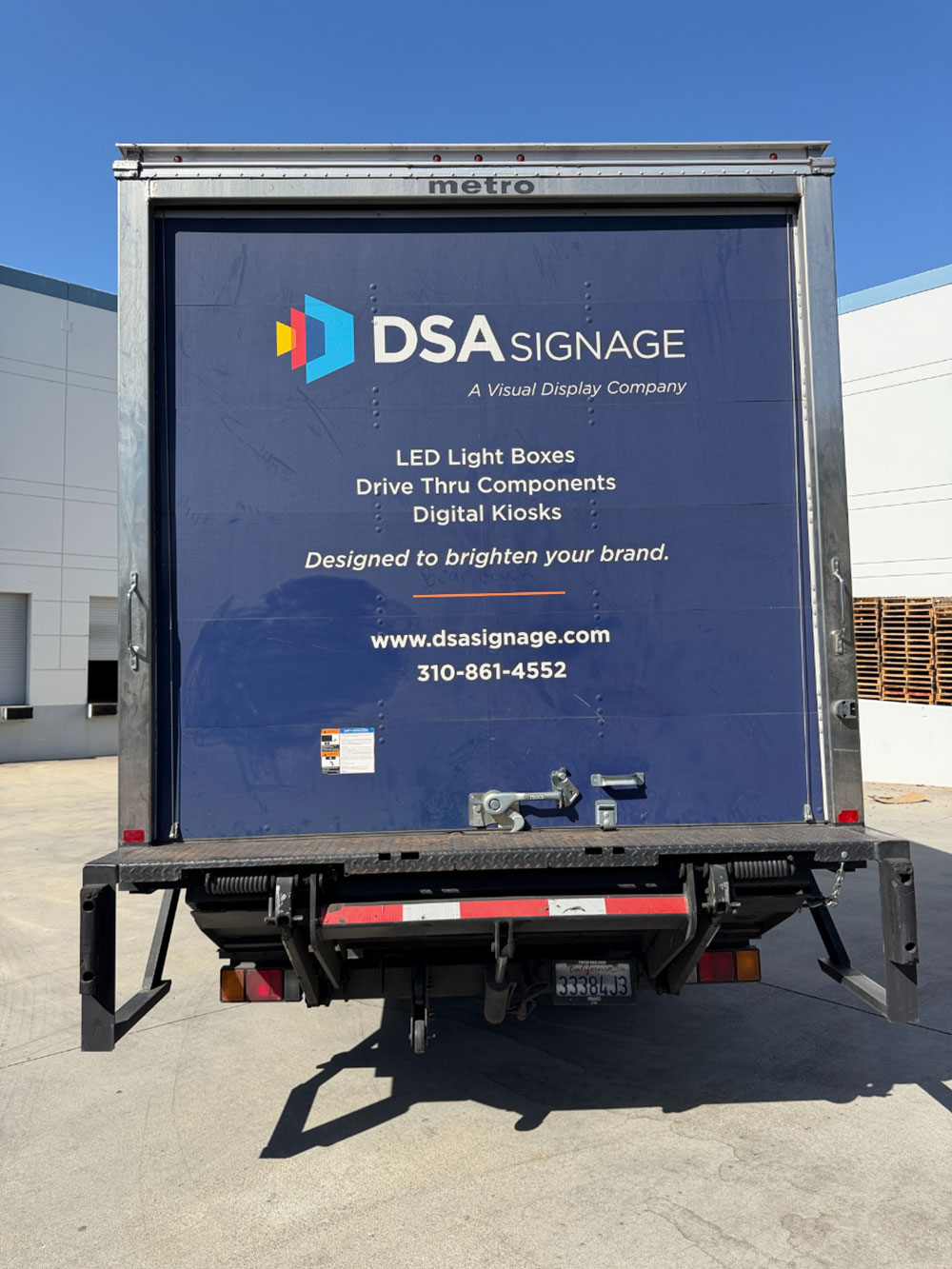 2022 ISUZU NPR HD BOX TRUCK, 5.2L 4-CYLINDER TURBO DIESEL ENGINE, 20' BOX, 215 HP, REAR LIFTGATE, APPROX. 19,807 MILES, CA LIC: 33384J3, VIN: JALC4W161N7014381-62