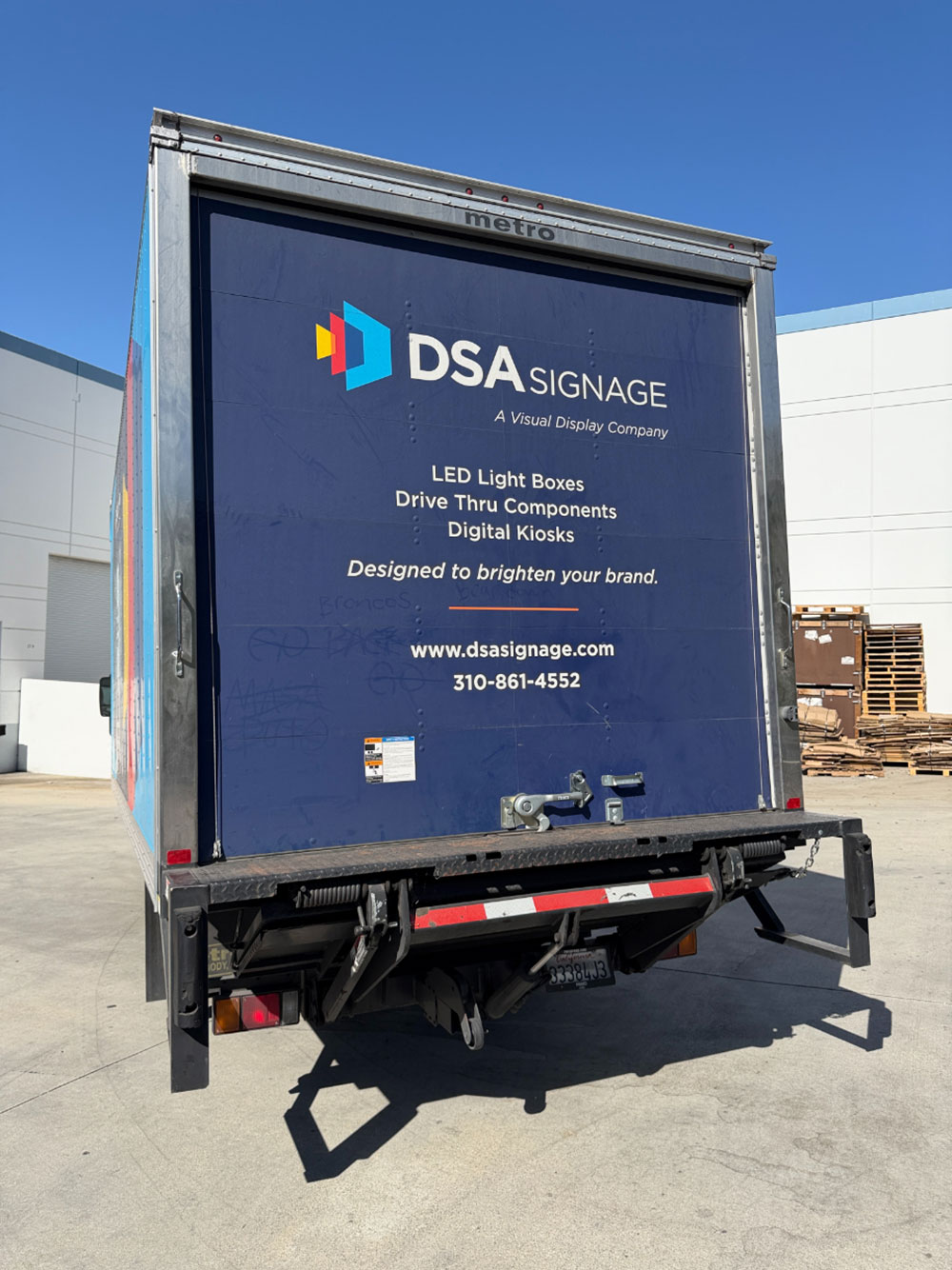 2022 ISUZU NPR HD BOX TRUCK, 5.2L 4-CYLINDER TURBO DIESEL ENGINE, 20' BOX, 215 HP, REAR LIFTGATE, APPROX. 19,807 MILES, CA LIC: 33384J3, VIN: JALC4W161N7014381-62