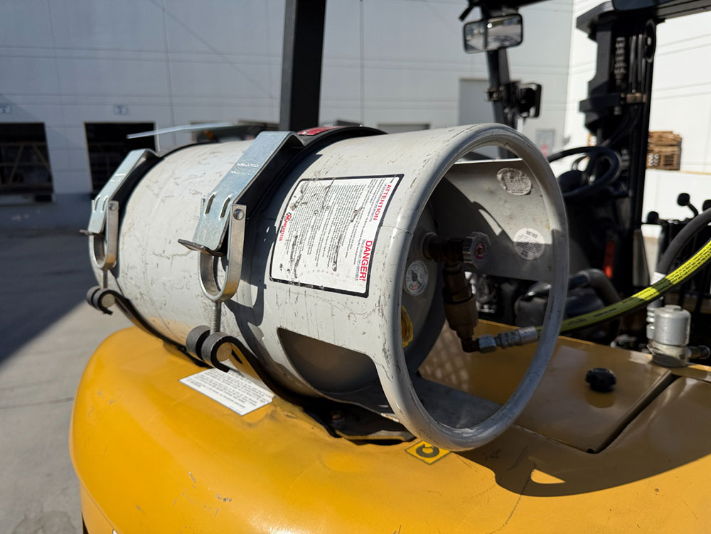 2023 CATERPILLAR LPG FORKLIFT, MODEL GC40K, 8,000 LB CAPACITY, 3-STAGE MAST, SIDE SHIFT, 8' FORKS, SOLID CUSHION TIRES, LOAD LIGHTS, REARVIEW MIRRORS, CLEARCAP RAINCAP, APPROX. 498 HOURS, S/N AT87B11599-63