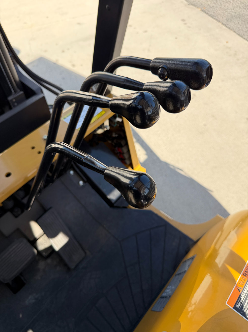 2023 CATERPILLAR LPG FORKLIFT, MODEL GC40K, 8,000 LB CAPACITY, 3-STAGE MAST, SIDE SHIFT, 8' FORKS, SOLID CUSHION TIRES, LOAD LIGHTS, REARVIEW MIRRORS, CLEARCAP RAINCAP, APPROX. 498 HOURS, S/N AT87B11599-63