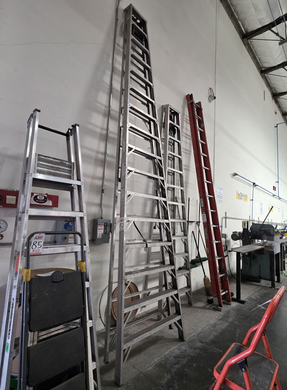 WERNER 16' ALUMINUM LADDER-82